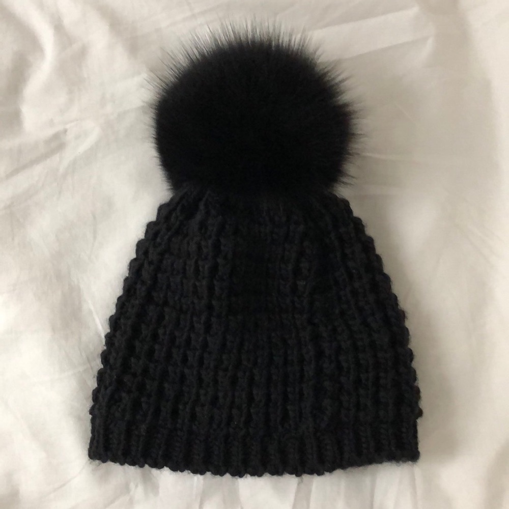 Kyi Kyi Fox Fur Pom Hat- Black